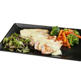 Пилешки филенца на плоча със сос Беарнез (350г)