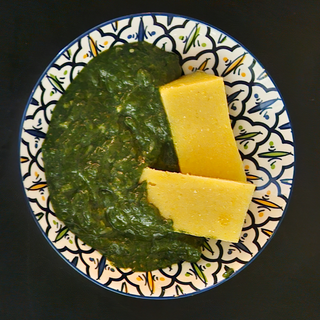 Urzici cu usturoi și mămăliguță