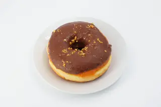 Snikers punjena krofna