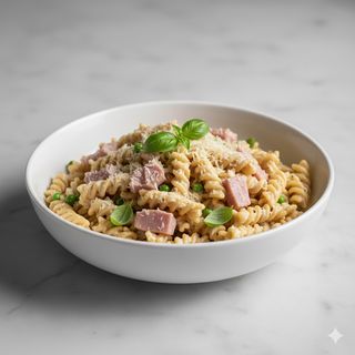 Pasta jamón york guisantes y nata