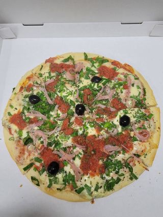 Pizza Roquefort Con Panceta Y Verdeo (36 Cm.)
