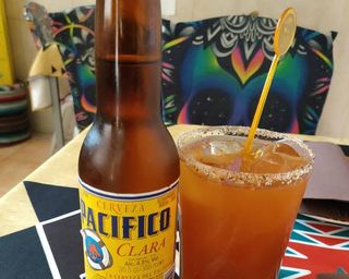 Michelada con Pacífico