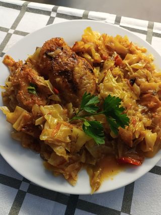 Пиле със зеле (350г)