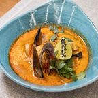 Том ям з куркою, морепродуктами з диким рисом 