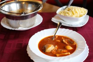  Filetirani riblji paprikaš za 4+ osobe