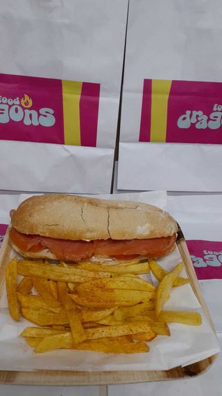 Molletes De Salmón Y Queso Philadelphia (Ración)