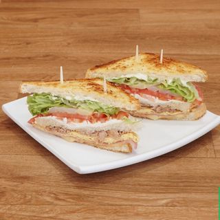 Sándwich Especial Pollo