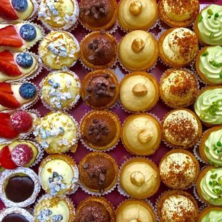 Mignon e bignè assortiti 12 pezzi