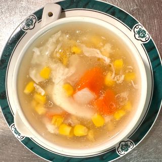 Sopa de maiz con carne de cangrejo