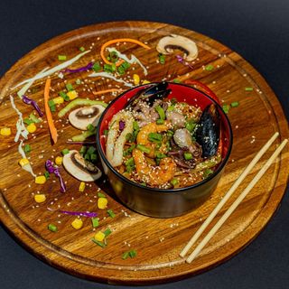 ბრინჯის ლაფშა ზღვის პროდუქტებით