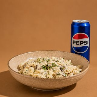 Crema e funghi pasta + Pepsi 0.33l