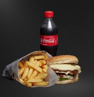 1 Hamburguesa Con Patatas Fritas con salsas y Bebida (33 Cl.)