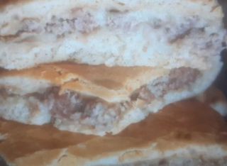 Ciaccino con salsiccia, salame e mozzarella per 8 persone