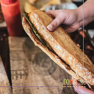 bocadillo de lomo completo