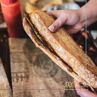 bocadillo de lomo completo