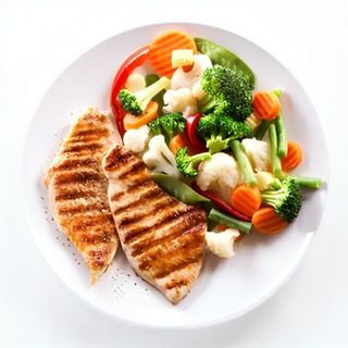 Pollo con verdura variada