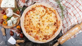 პიცა ოთხი ყველით 33 სმ