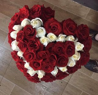 გულის ფორმის ვარდების კოლოფი