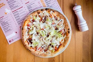 Pizza Rzymska 32 cm Insalata Ceasar