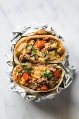 Burrito Mixte - Servi avec Salade Coleslaw + Frites 
