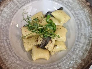 Gnocchi al capra & tartufi