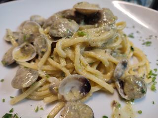 Tonnarelli pesto di pistacchio e vongole