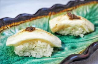 Nigiri Pez Mantequilla y Trufa