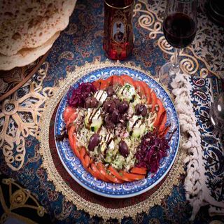 11. Ensalada Especial (Ración)