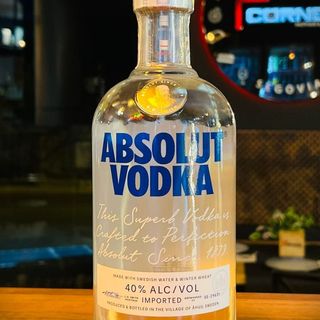 * VODKA ABSOLUT 40%