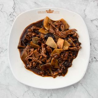 65. Ternera Con Bambú Y Setas Chinas