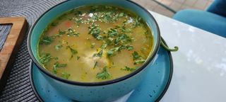 Ciorbă de pasăre cu tăiței