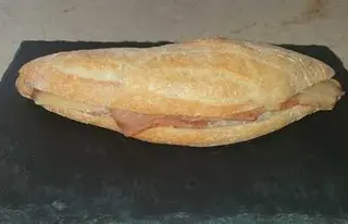 Bocadillo De Bacon Y Queso