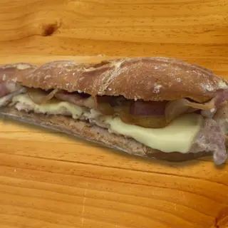 Bocadillo  Lomo, Bacon y Queso