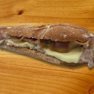 Bocadillo  Lomo, Bacon y Queso