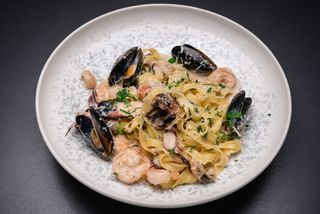 Tagliatelle cu fructe de mare
