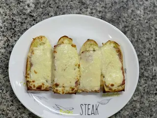 Pão de alho bella em baguete