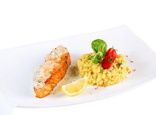 Risotto ca în Milano cu somon în sos de crevete