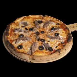 Pizza Caserta 31cm + Coca Cola 0.33l