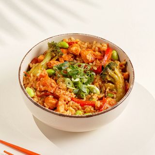 Wok orez cu pui in sos Taiwanez