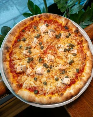 Pizza z łososiem (Duża 45)