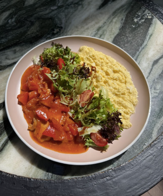 Скрембл з яловичиною, томатами та перцем (370g)