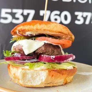 Burger z wolowina