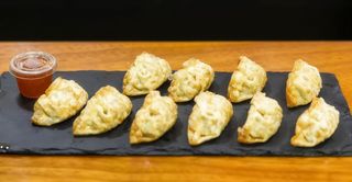 Ración De Momos Tailandeses (10 Unid.)