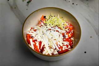 SALATA DE ROSII CU BRANZA RASA 150g