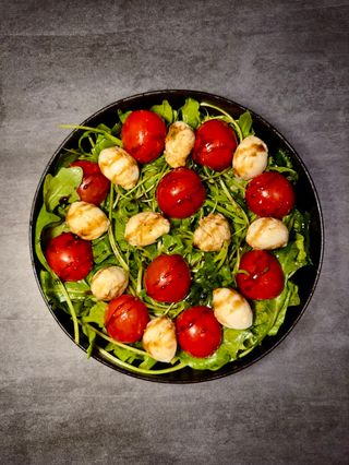 Caprese salad / Կապրեզե աղցան