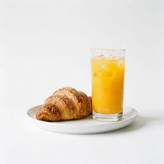 Brioche e succo menù