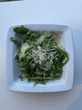Salata cu Rucola și Grana Padano