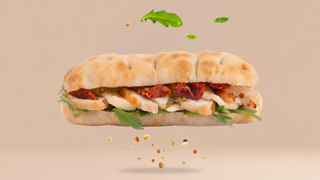 Schiacciata z kurczakiem i mozzarellą