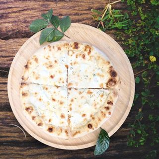 4 ყველის პიცა დიდი