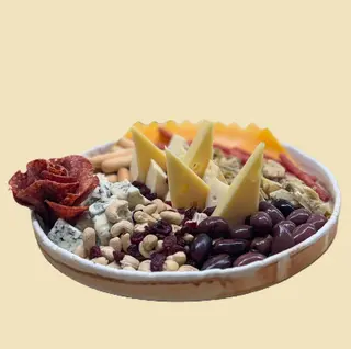 Platou antipasti pentru 2 persoane